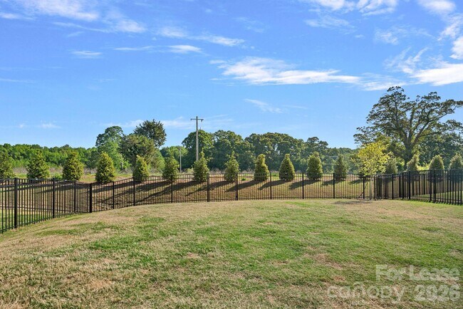 Building Photo - 8604 Bridgegate Dr