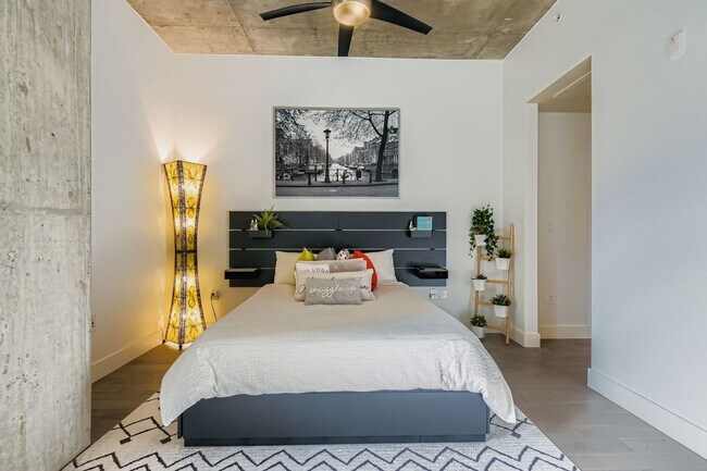 Building Photo - Exquisite Peloton Studio w/ Large Balcony - All the Amenities