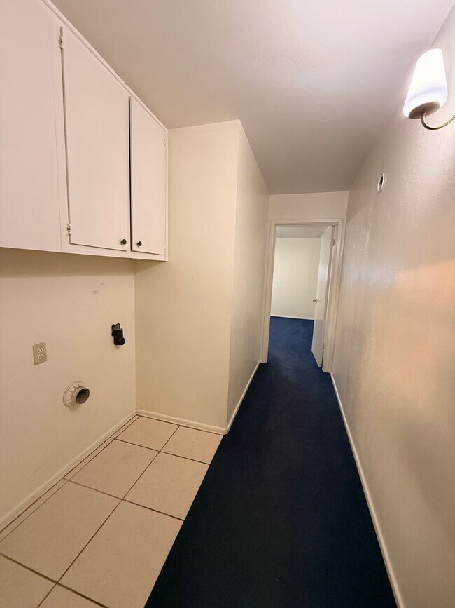 Building Photo - For Lease - 2706 B Fair Palms - Odessa, TX
