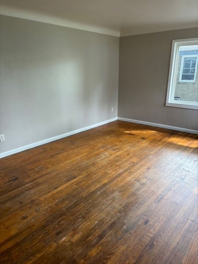 Building Photo - 829 Marcia St SW