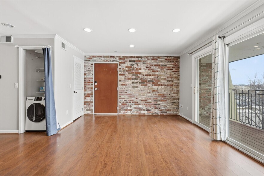 Building Photo - 5000 Baltimore Ave