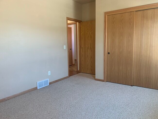 Building Photo - 238 Wind Stone Dr