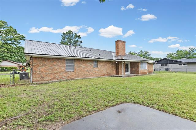 Building Photo - 3 Timberside Dr
