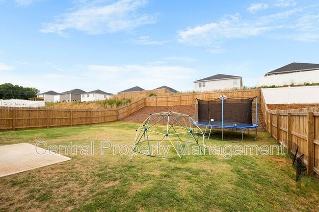 Building Photo - 320 Lavinia Cir