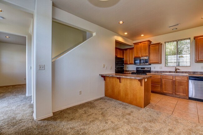 Building Photo - 221 Spring St