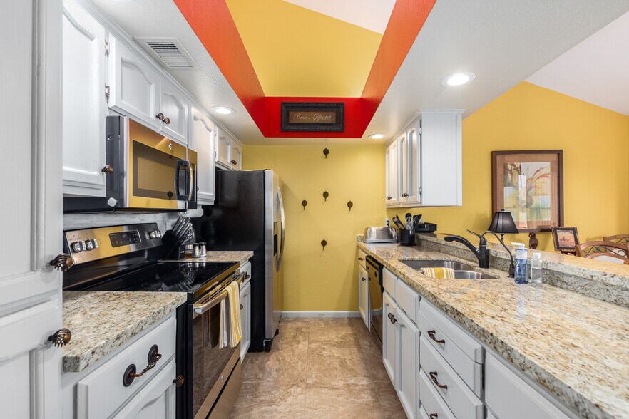 Building Photo - 25609 N Forest Rd