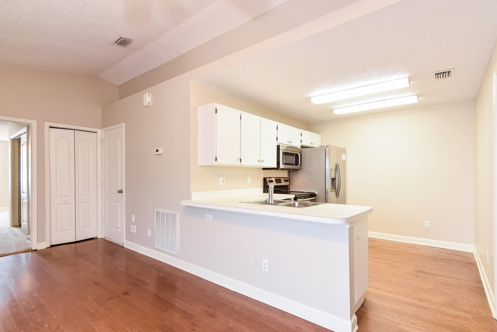 Building Photo - 4328 Venice Dr