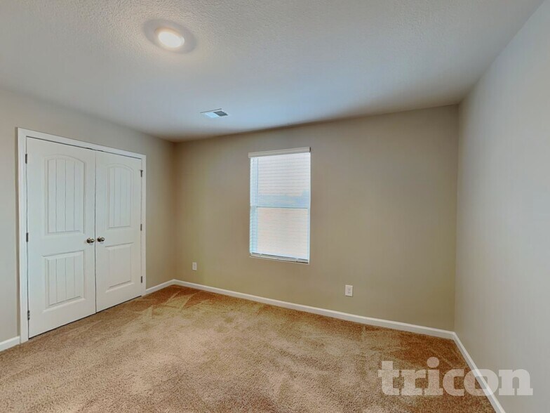 Building Photo - 205 Coleshill Rd