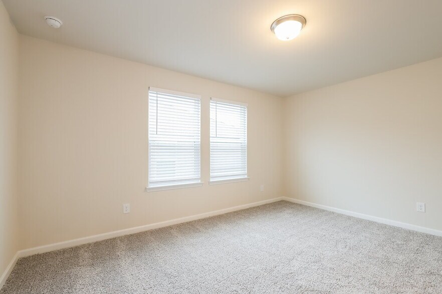 Building Photo - 5825 Hackberry Ln