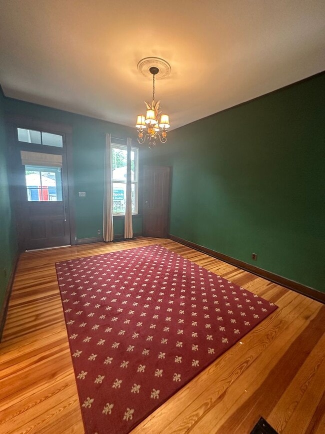 Building Photo - Charming 3BR/2.5BA Home For Rent in Highla...