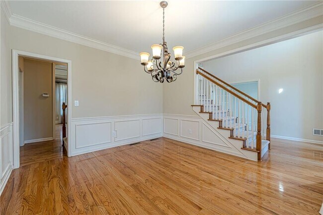 Building Photo - 927 Laurel Wood Ct