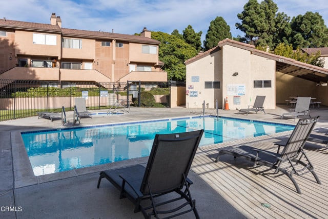 Building Photo - 677 County Square Dr