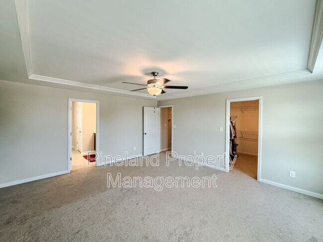 Building Photo - 147 Stafford Ave