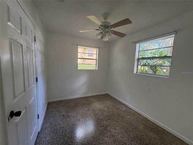 Building Photo - 1403 SE 1st St