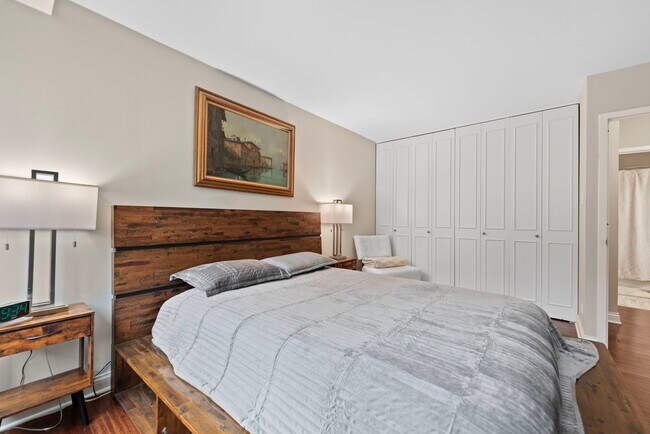 Building Photo - 211 E Ohio St