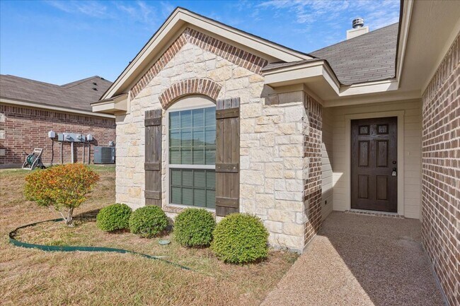 Building Photo - 614 Madison Cir