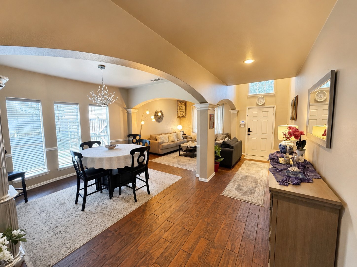 Building Photo - 814 Honey Hill Dr