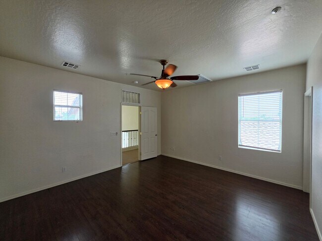 Building Photo - 907 W Wendy Way