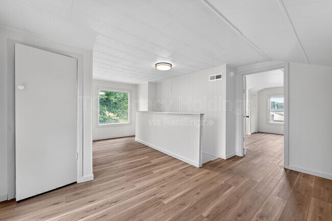 Building Photo - 192 Fairmor Dr