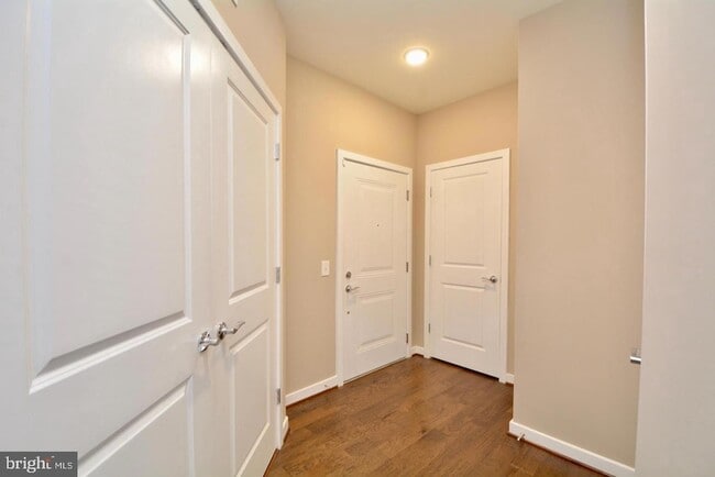 Building Photo - 3989 Norton Pl