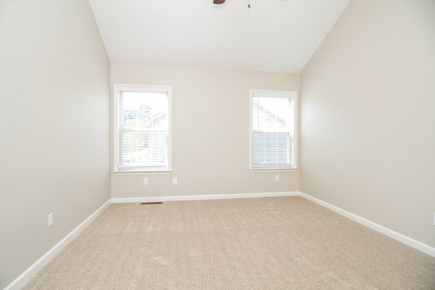 Building Photo - 114 Jesse Brown Dr