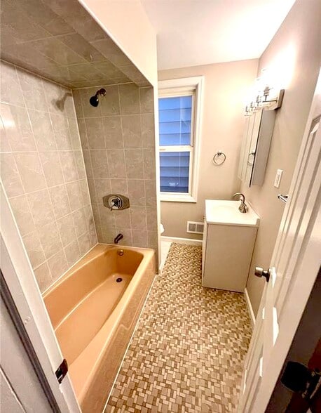 Bathroom - 261 Ridge St