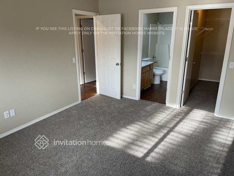 Building Photo - 20517 66th Dr NE