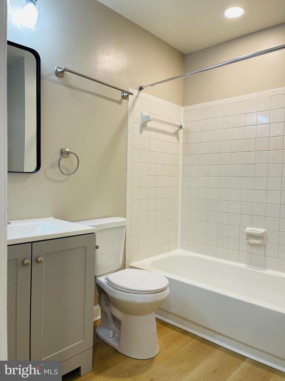 Building Photo - 1603 Carriage House Terrace