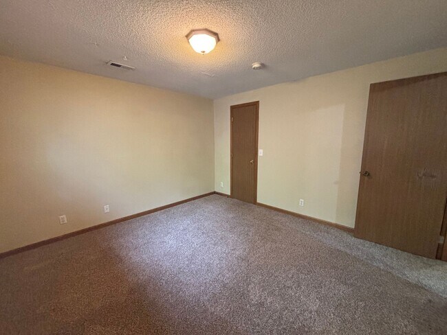 Building Photo - 2135 S 46th Ave