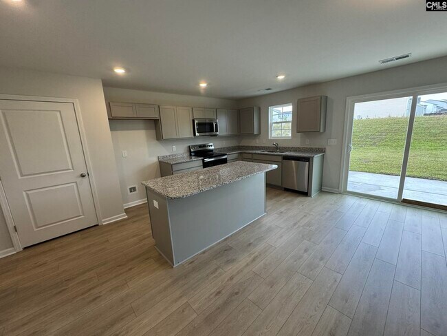 Building Photo - 3062 Hallsdale Dr