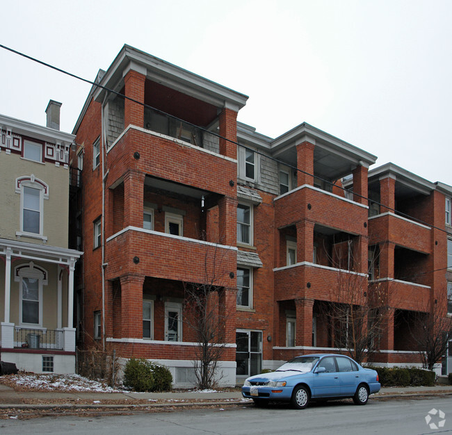 Building Photo - Euclid Court