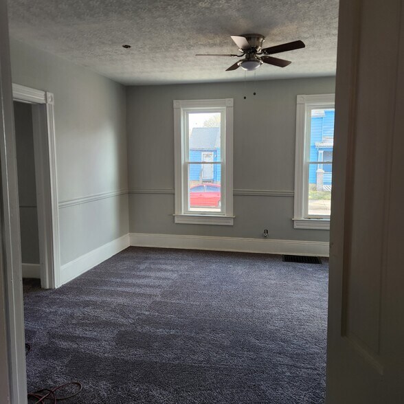 Building Photo - 212 1st St NW