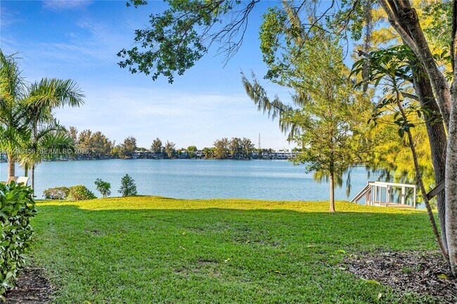 Building Photo - 7018 SW 53rd Ln