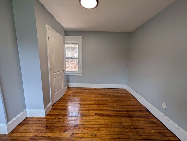 Building Photo - 1409 Mattison Ave