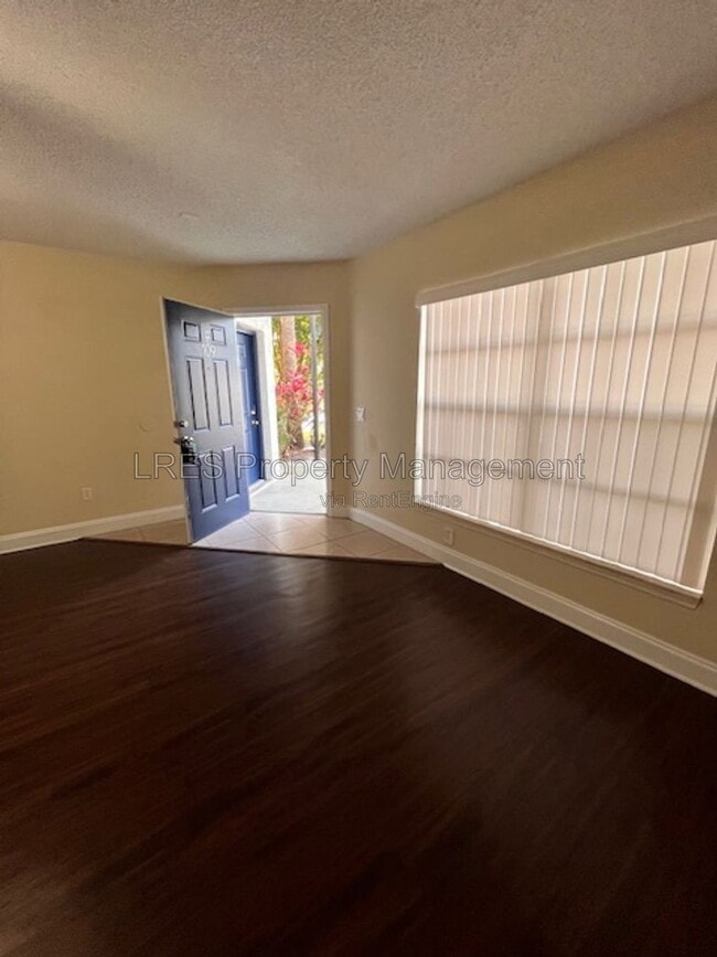 Building Photo - 3651 N Goldenrod Rd