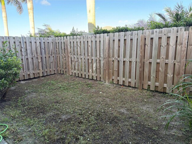 Building Photo - 2661 SE 10th St