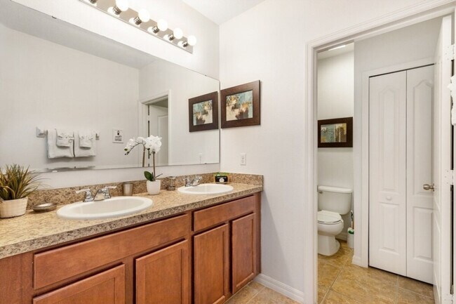 Building Photo - 1157 Cypress Pointe Blvd