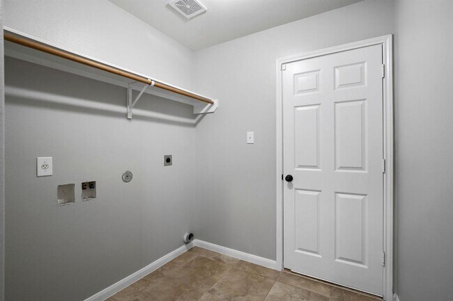 Building Photo - 28918 E Pecos River Ct