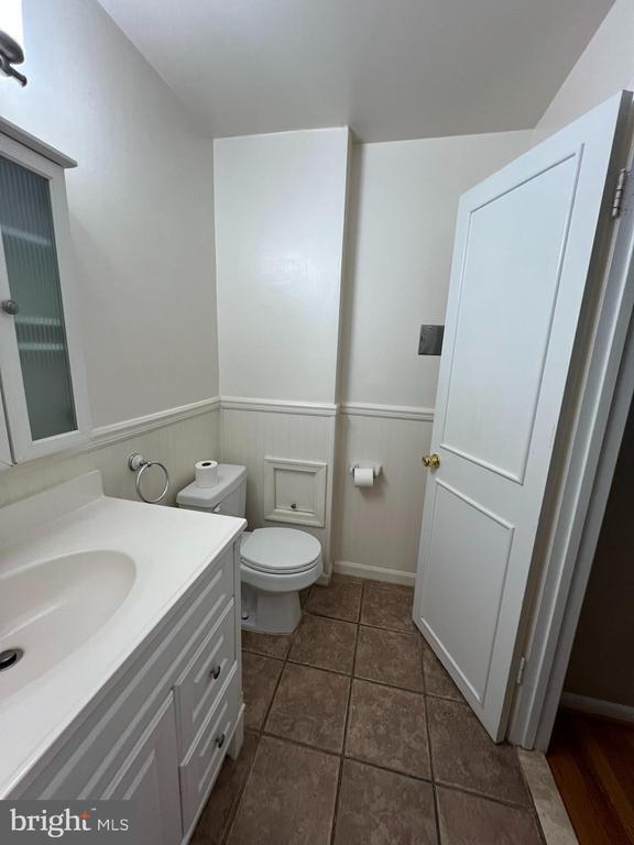 Building Photo - 8407 W Boulevard Dr