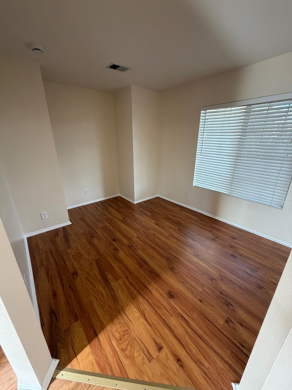 Building Photo - 3600 Banyon Ct