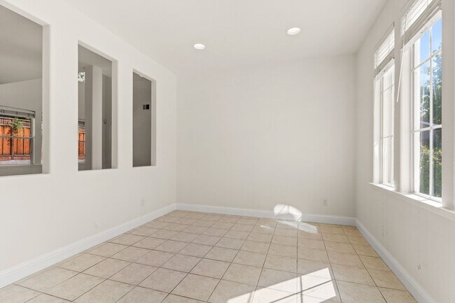 Building Photo - 3311 Montevideo Dr