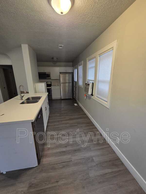 Building Photo - 136 S 900 E