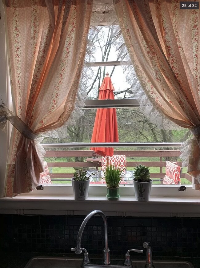 Building Photo - Charming 2 Bedroom Rental Home in Nashville with 1500 Sq Ft - Must See!