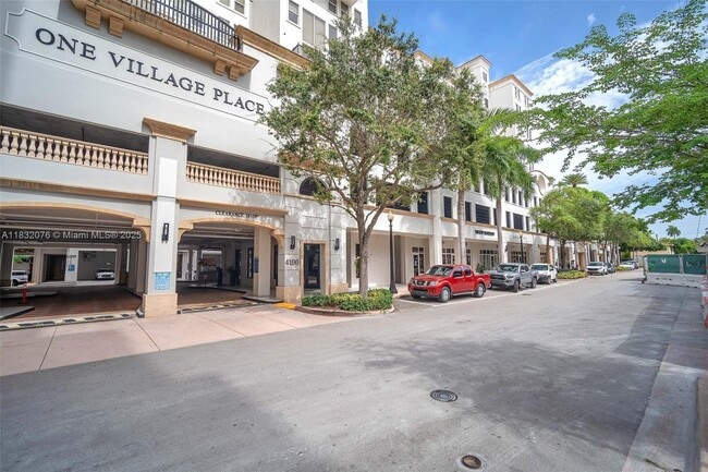 Building Photo - 4100 Salzedo St