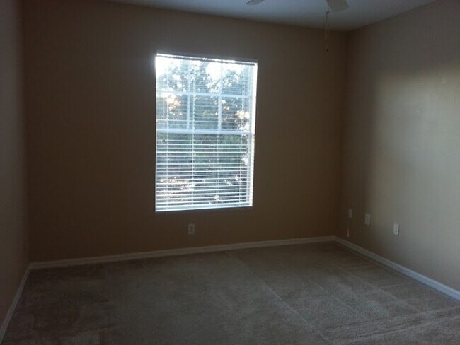 Building Photo - 5572 Metrowest Blvd