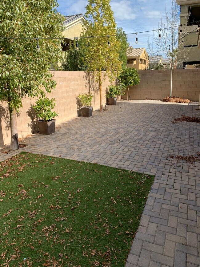 Building Photo - 90 Broken Putter Way