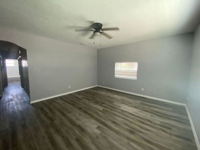 Building Photo - 1 Bedroom 1 Bath Duplex in Ormand Beach fo...