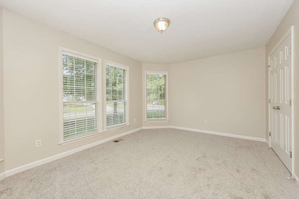 Building Photo - 901 Tal Ln
