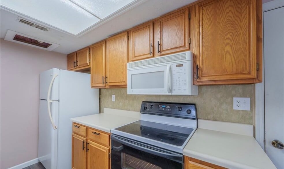 Building Photo - 2342 Raider Dr