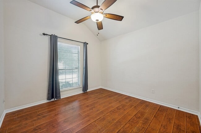 Building Photo - 1615 Bur Oak Dr